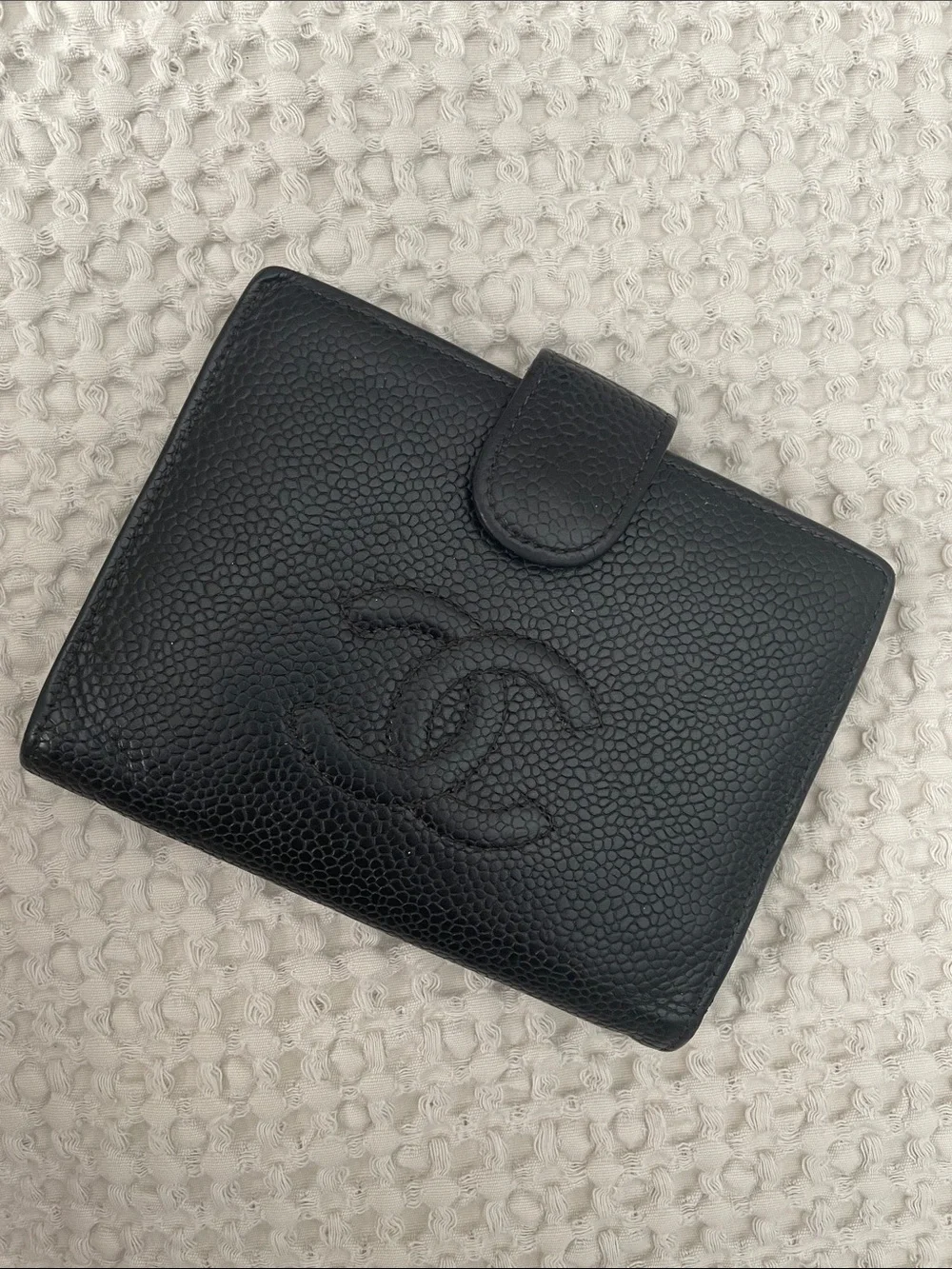 CHANEL Black Caviar Leather Bifold Wallet with CC Logo - Picture 1 of 12